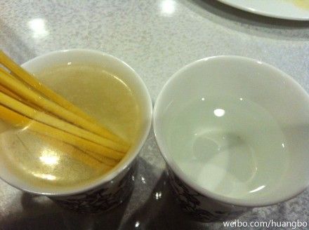 圖片來自黃渤、河北李虎微博
