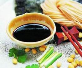 喝牛奶能美白？盤(pán)點(diǎn)關(guān)于飲食改變膚色的謠言