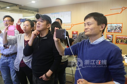 李連杰現(xiàn)身阿里巴巴，助陣雙十一。