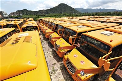 8月28日，浙江溫嶺，擱置農(nóng)村近1年的校車。