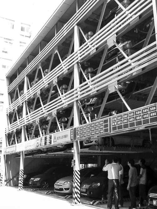 　鄭州新建的28座立體車庫，多數(shù)沒有規(guī)劃許可證