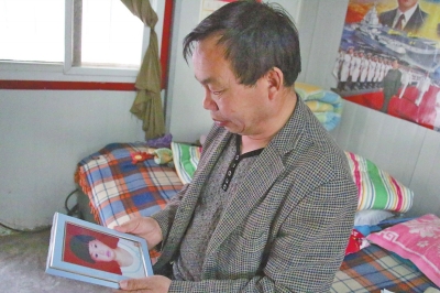每次想起自己3歲小孫女的無辜離世，老高都深深地悔恨自己交友不慎