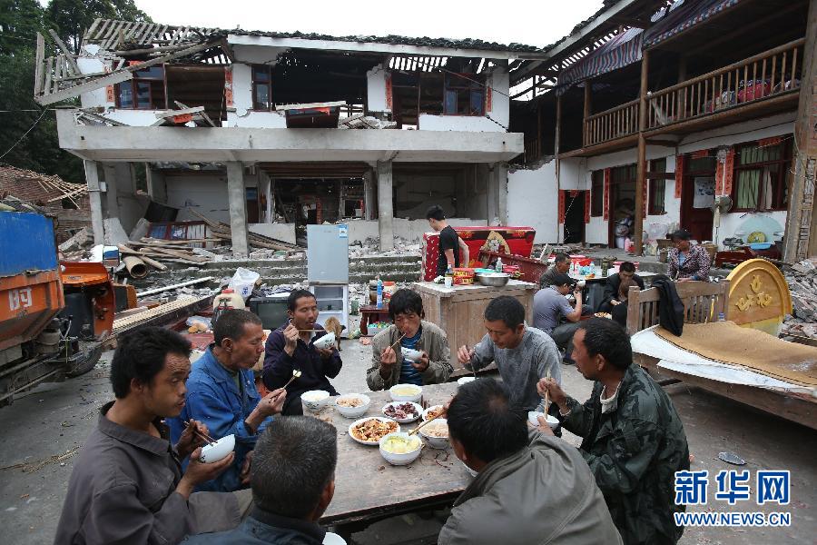 直擊震區(qū)：生活，依然在繼續(xù)