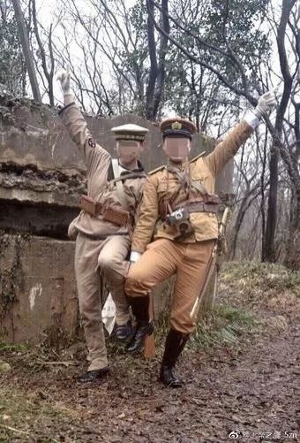 犯眾怒！兩男子抗日碉堡前扮日本兵拍照 警方介入