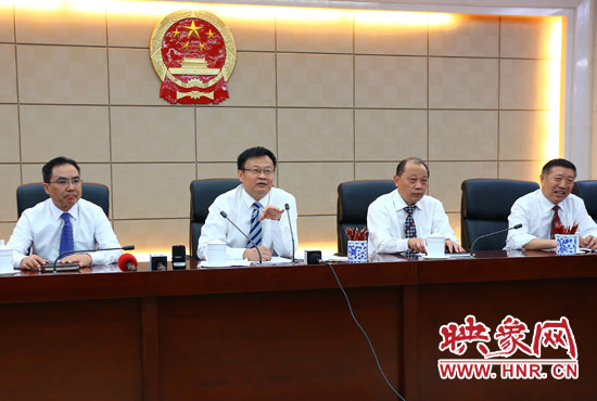 專題詢問會結(jié)束后，省人大組織召開記者提問會。