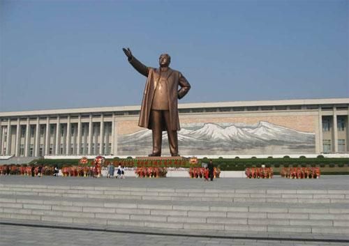 韓國(guó)稱或利用導(dǎo)彈對(duì)平壤等大城市的金日成、金正日銅像進(jìn)行精密打擊