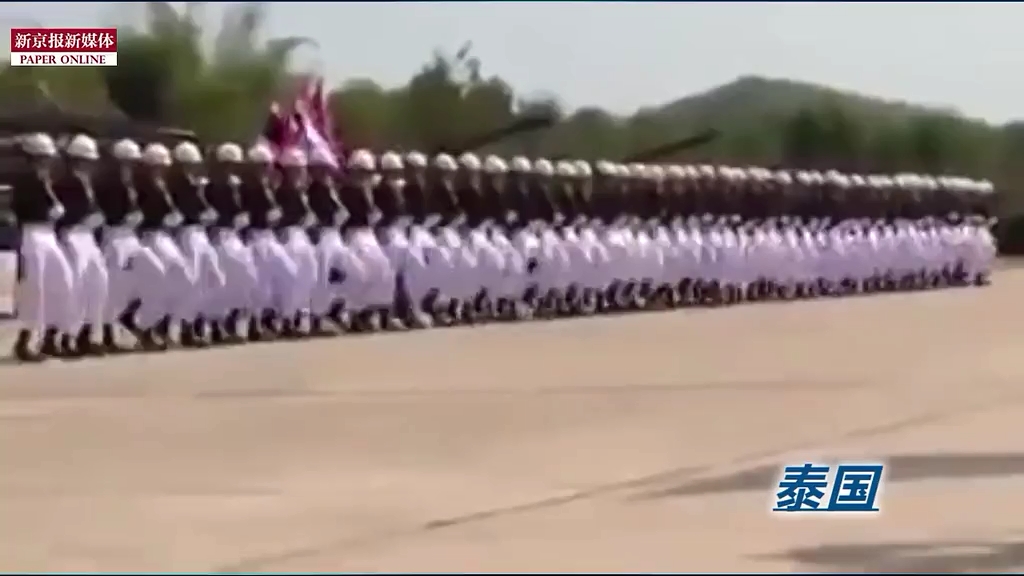 那些年摩托、樹人、斧頭兵上演的有趣閱兵式