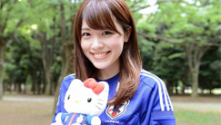 高清圖：甜美?；ㄖ囀澜绫?穿著球衣力挺日本