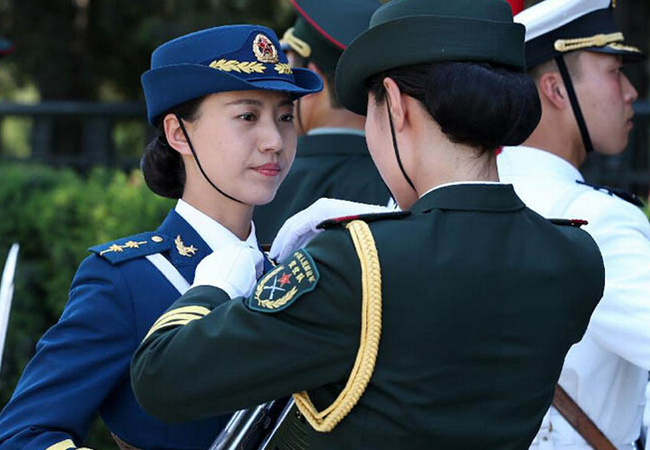 女儀仗兵,這才是2014年真正的女神！